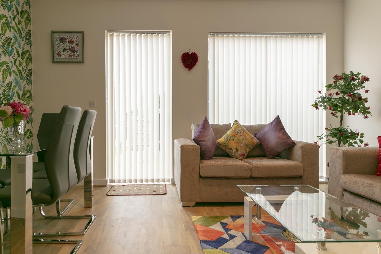 Modern & Exquisite Trumpington Townhouse With Parking & 5 Mins To Papworth Hospital CBG Eksteriør billede