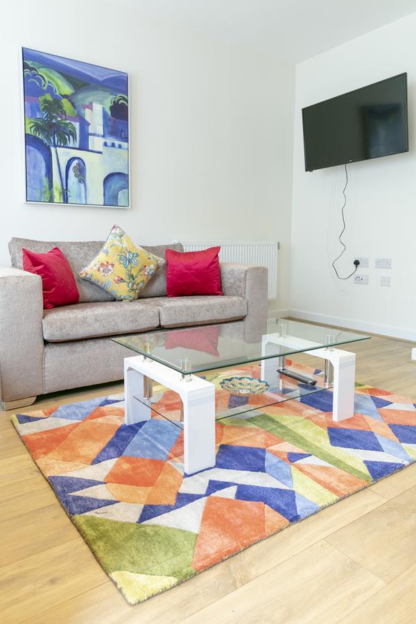 Modern & Exquisite Trumpington Townhouse With Parking & 5 Mins To Papworth Hospital CBG Eksteriør billede