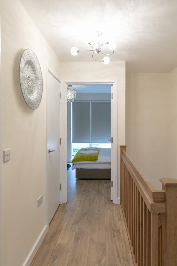 Modern & Exquisite Trumpington Townhouse With Parking & 5 Mins To Papworth Hospital CBG Eksteriør billede