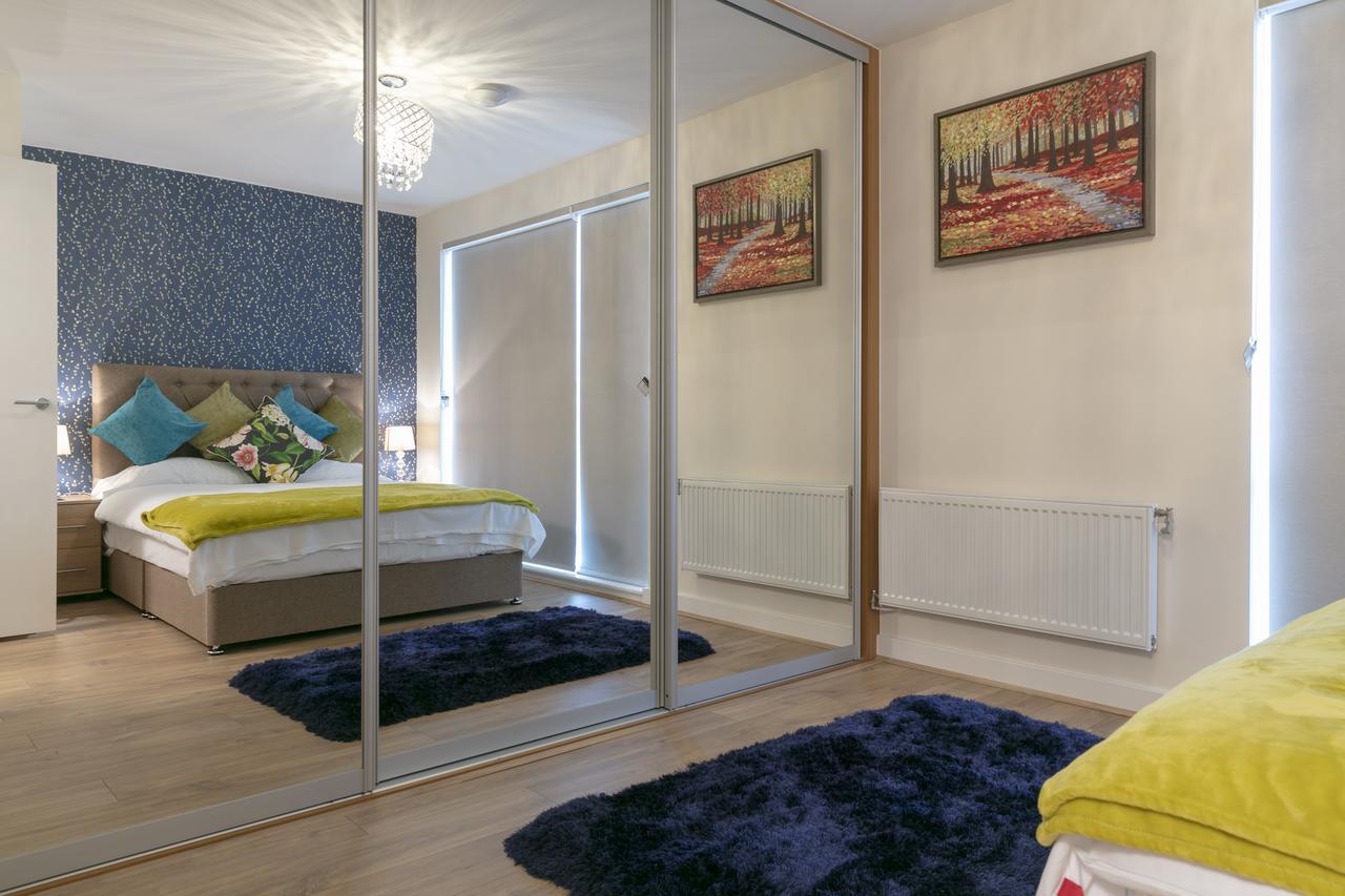 Modern & Exquisite Trumpington Townhouse With Parking & 5 Mins To Papworth Hospital CBG Eksteriør billede