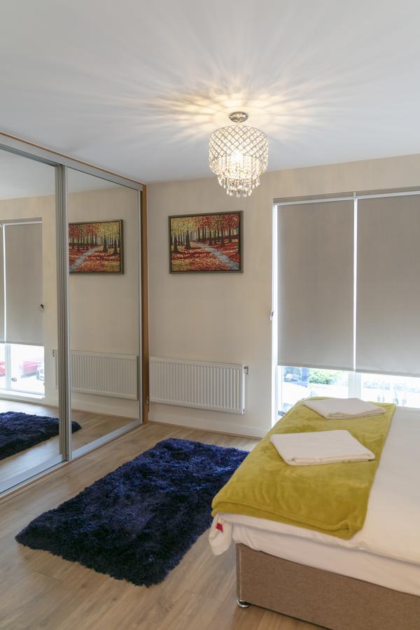 Modern & Exquisite Trumpington Townhouse With Parking & 5 Mins To Papworth Hospital CBG Eksteriør billede