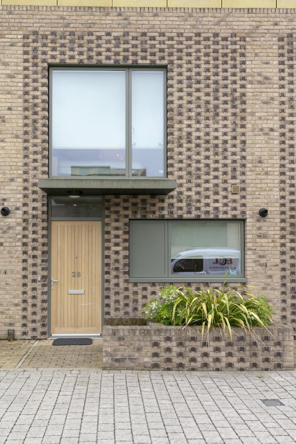 Modern & Exquisite Trumpington Townhouse With Parking & 5 Mins To Papworth Hospital CBG Eksteriør billede