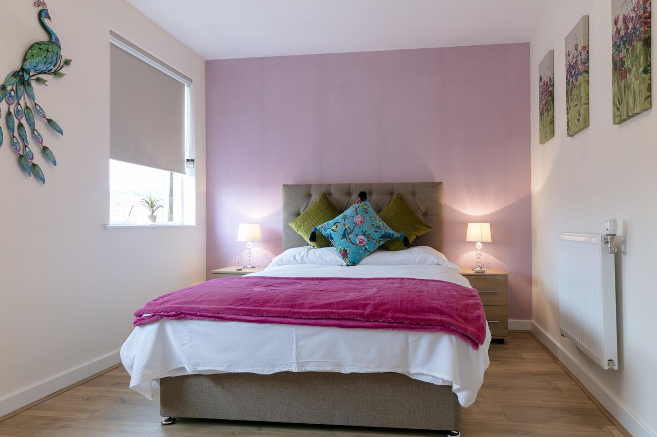 Modern & Exquisite Trumpington Townhouse With Parking & 5 Mins To Papworth Hospital CBG Eksteriør billede