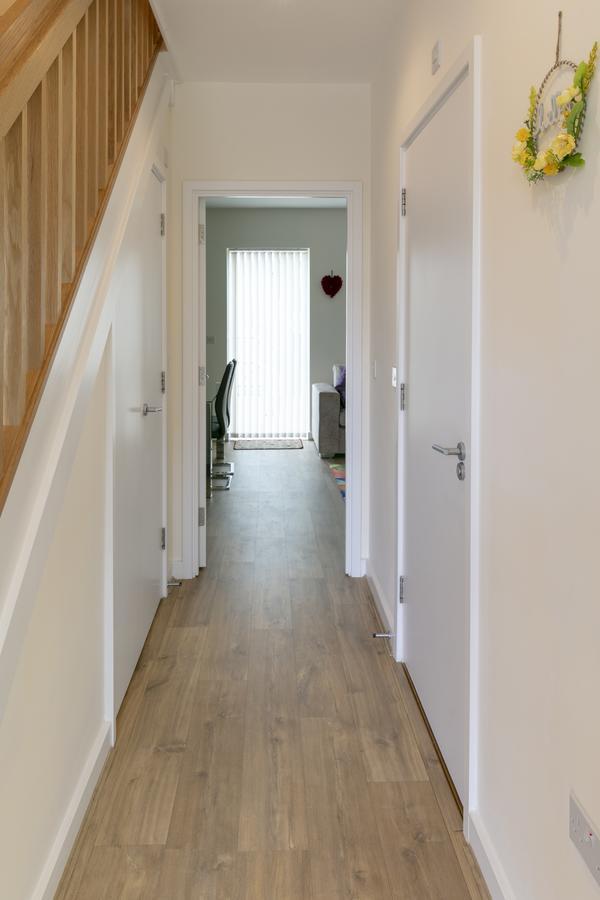 Modern & Exquisite Trumpington Townhouse With Parking & 5 Mins To Papworth Hospital CBG Eksteriør billede