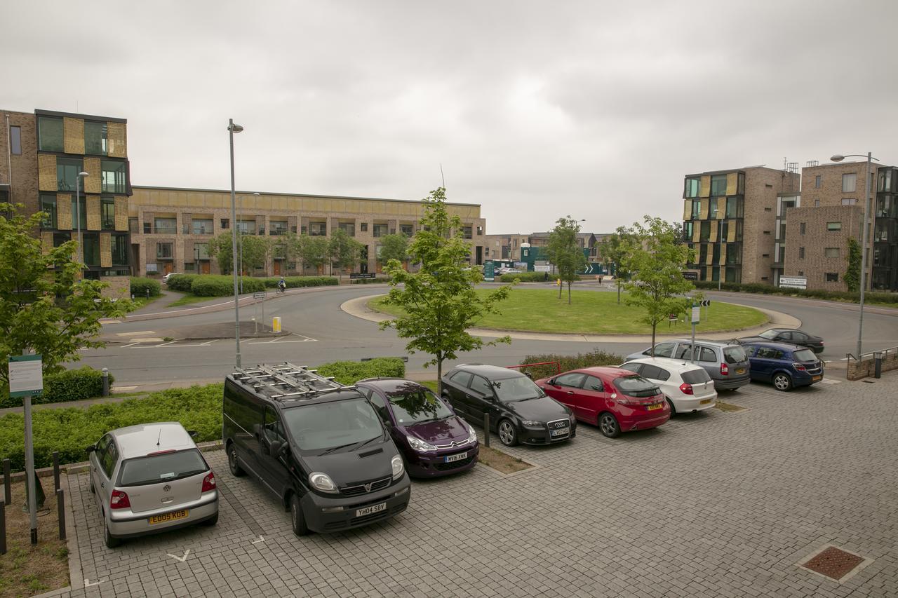 Modern & Exquisite Trumpington Townhouse With Parking & 5 Mins To Papworth Hospital CBG Eksteriør billede