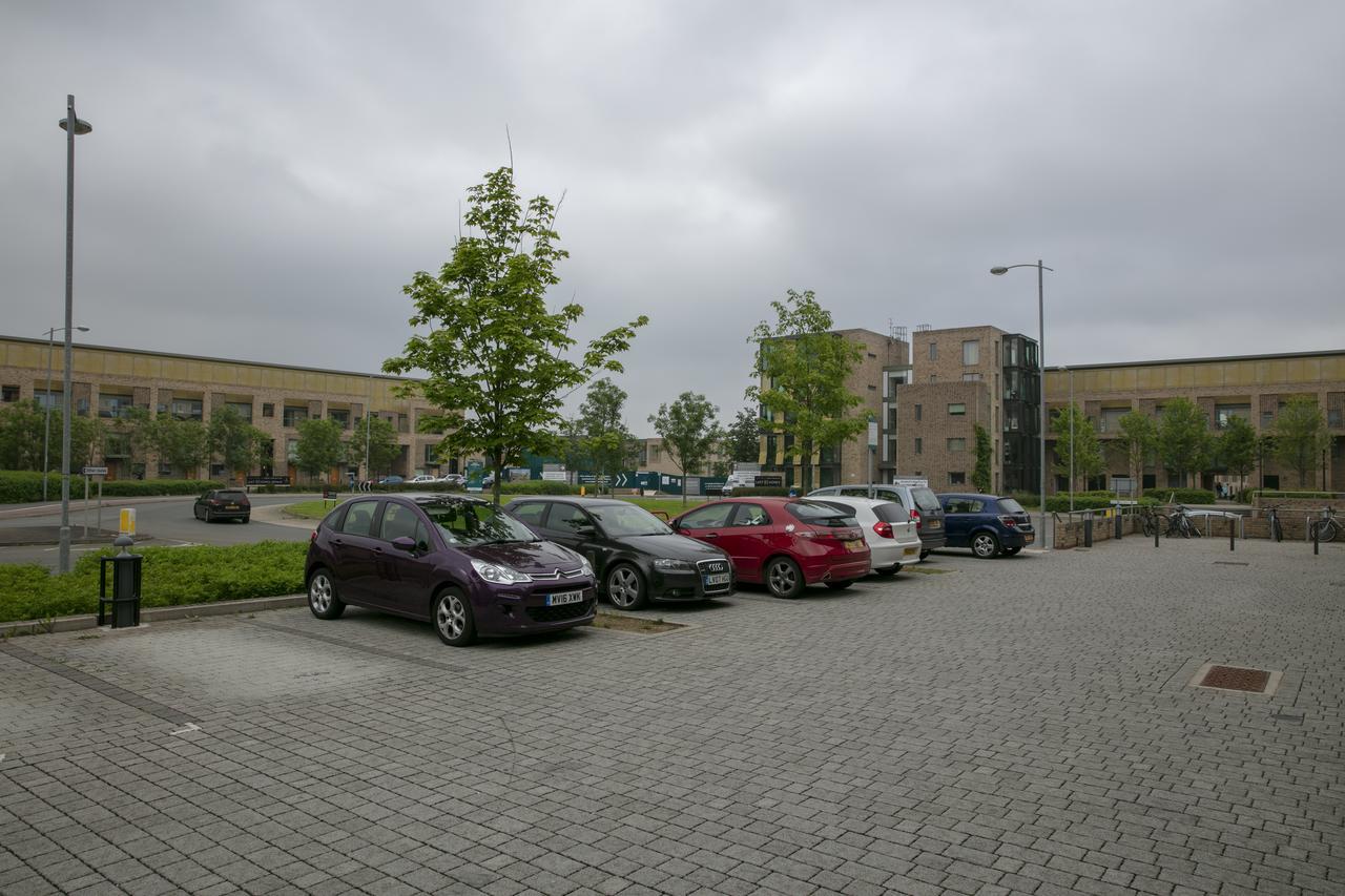 Modern & Exquisite Trumpington Townhouse With Parking & 5 Mins To Papworth Hospital CBG Eksteriør billede