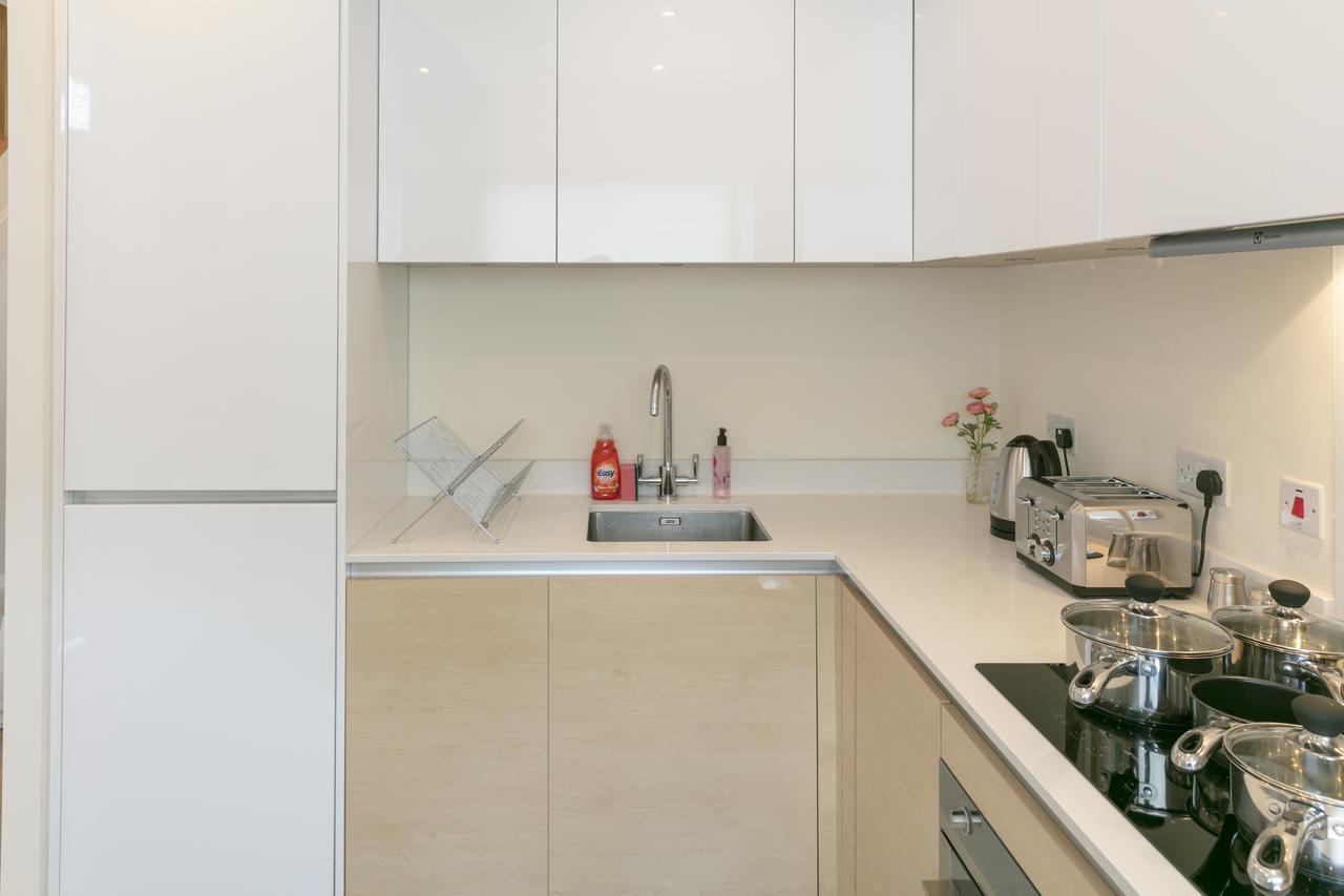 Modern & Exquisite Trumpington Townhouse With Parking & 5 Mins To Papworth Hospital CBG Eksteriør billede