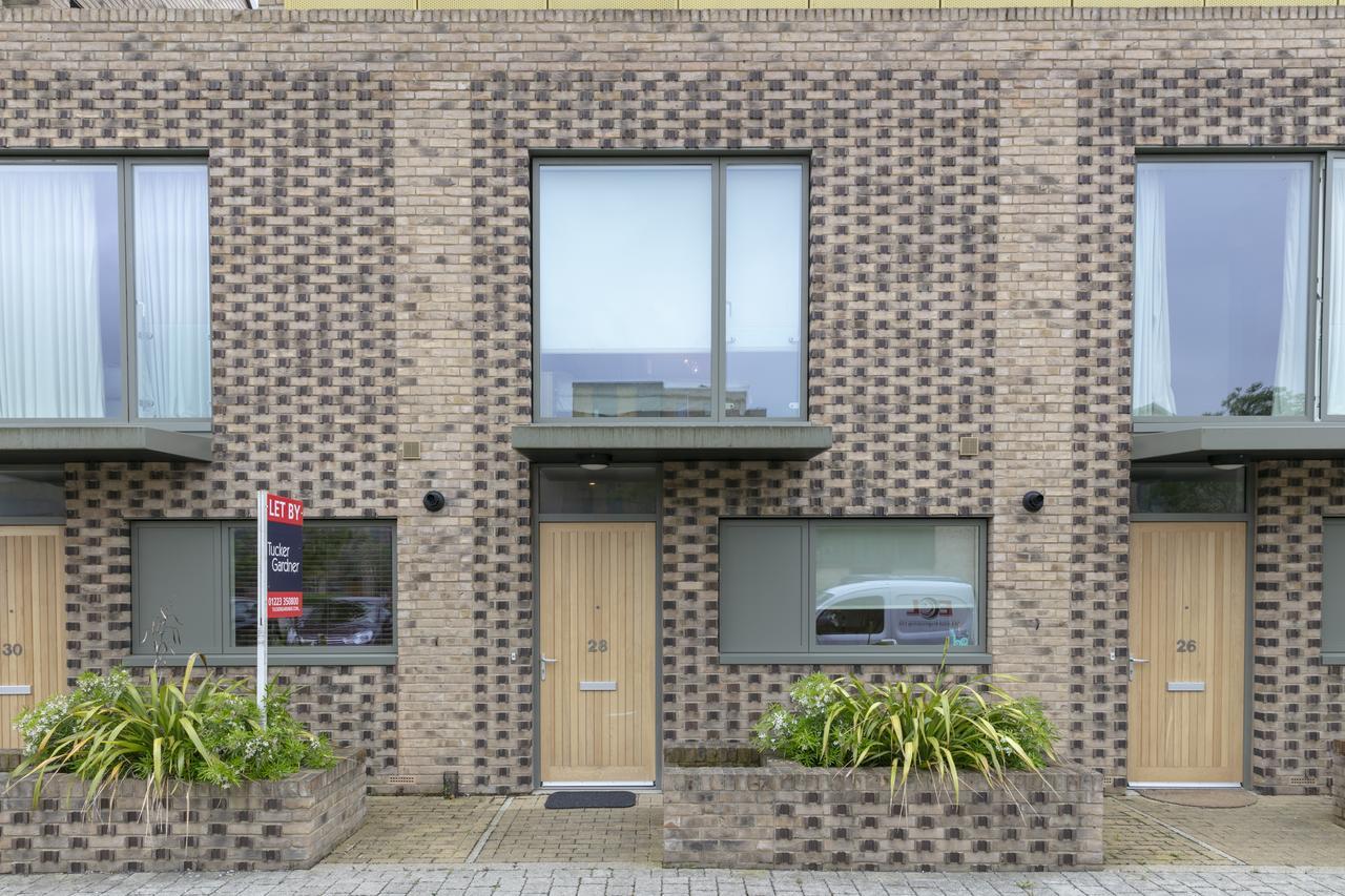 Modern & Exquisite Trumpington Townhouse With Parking & 5 Mins To Papworth Hospital CBG Eksteriør billede