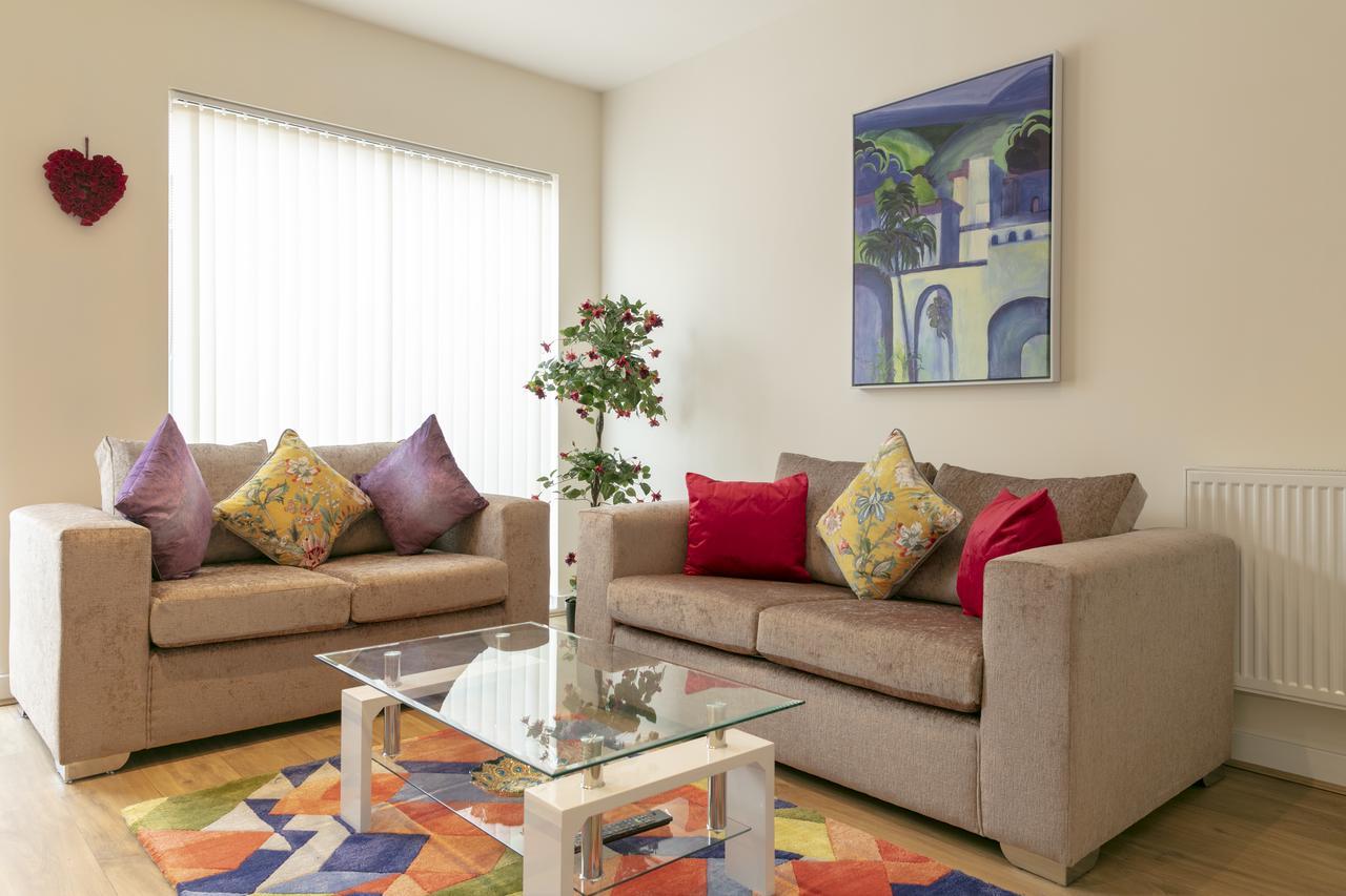 Modern & Exquisite Trumpington Townhouse With Parking & 5 Mins To Papworth Hospital CBG Eksteriør billede